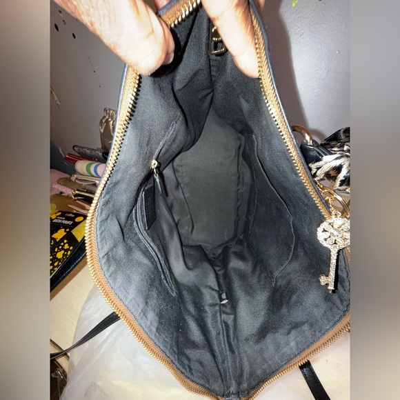 4FER Coach Brown Signature Tote and Pouch Set - Picture 13 of 17